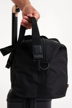 The Beisics Duffle In Black