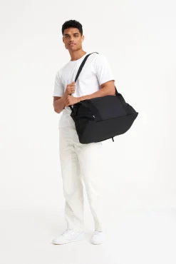 The Beisics Duffle In Black