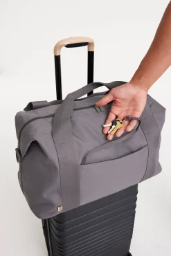 The Beisics Duffle In Grey