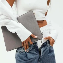 The Beisics Laptop Pouch In Grey
