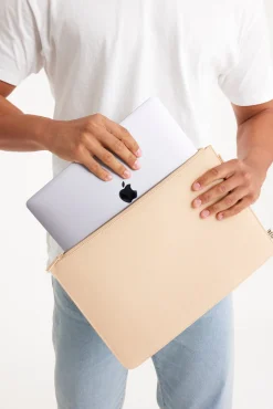 The Beisics Laptop Pouch In Beige
