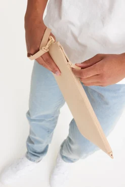 The Beisics Laptop Pouch In Beige