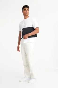 The Beisics Laptop Pouch In Black