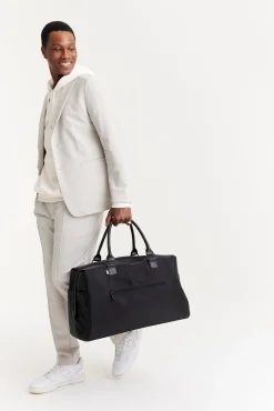 The Commuter Duffle In Black