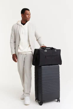 The Commuter Duffle In Black
