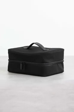 The Hanging Cosmetic Case In Black